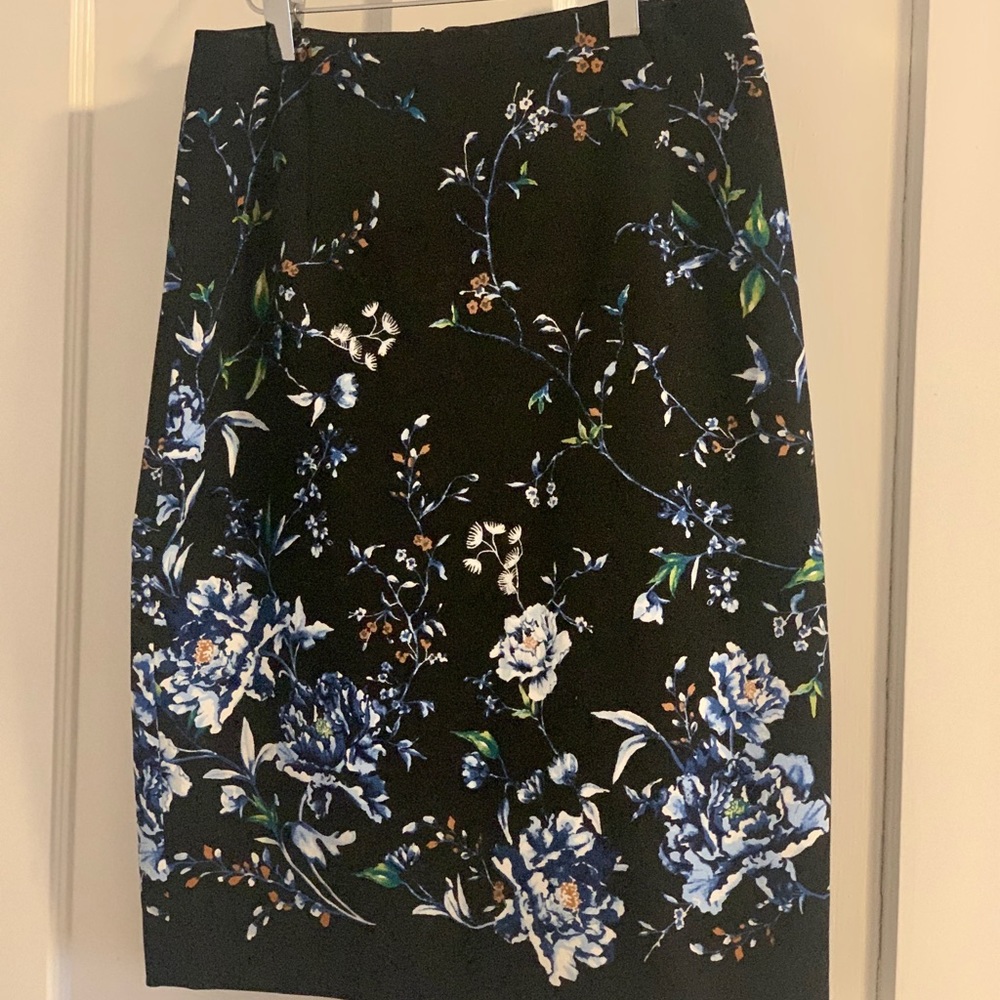 White House Black Market Floral Pencil Skirt